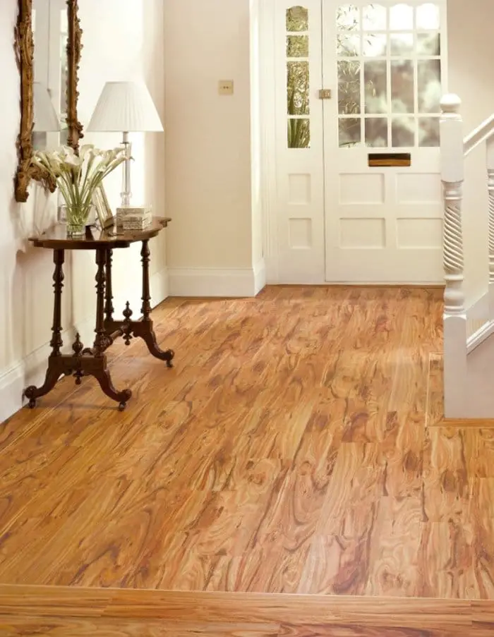 Vinyl tiles in the Hallway